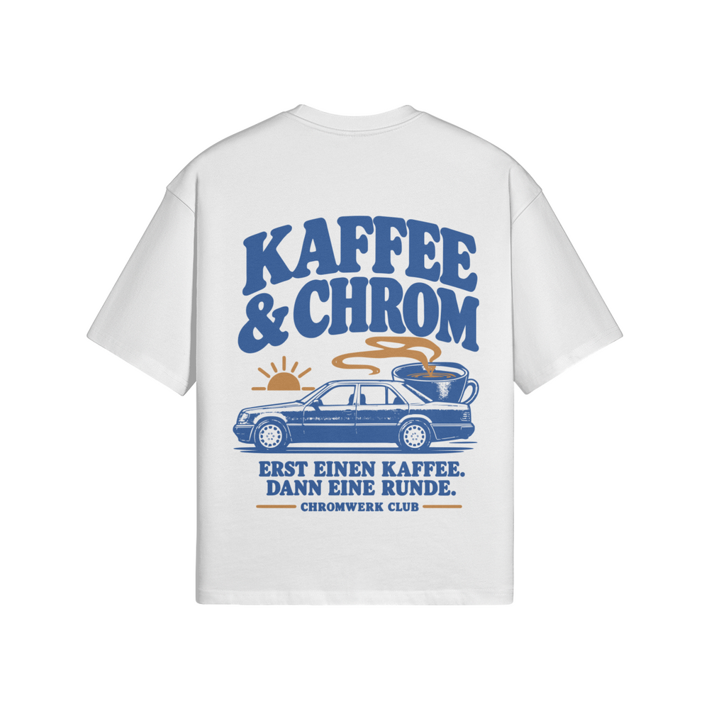 Rückseite – W124 Print Kaffee & Chrom – weißes Signature Heavyweight T-Shirt